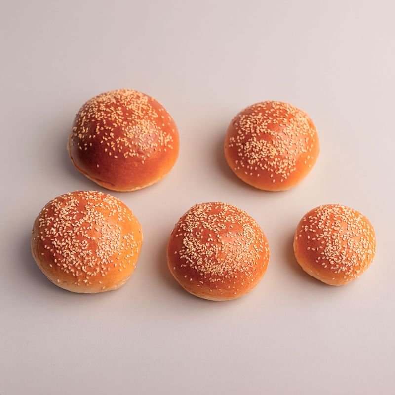 White-sesame burger buns in several sizes